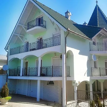 Apartament Kely's Fortuna Apartman *