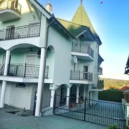 Apartament Kely's Fortuna Apartman Héviz