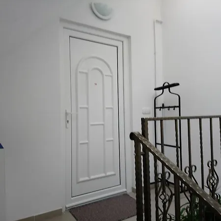Apartament Kely's Fortuna Apartman *