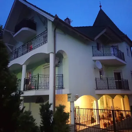 Kely's Fortuna Apartman Apartament Héviz