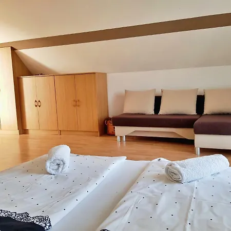 Apartament Kely's Fortuna Apartman *