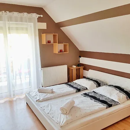Apartament Kely's Fortuna Apartman