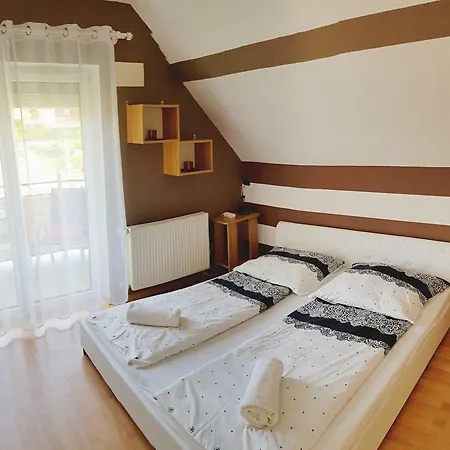 Apartament Kely's Fortuna Apartman Héviz